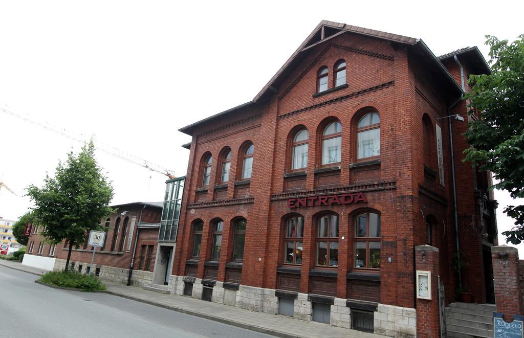 Hotel-Restaurant Entrada Bielefeld Buitenkant foto