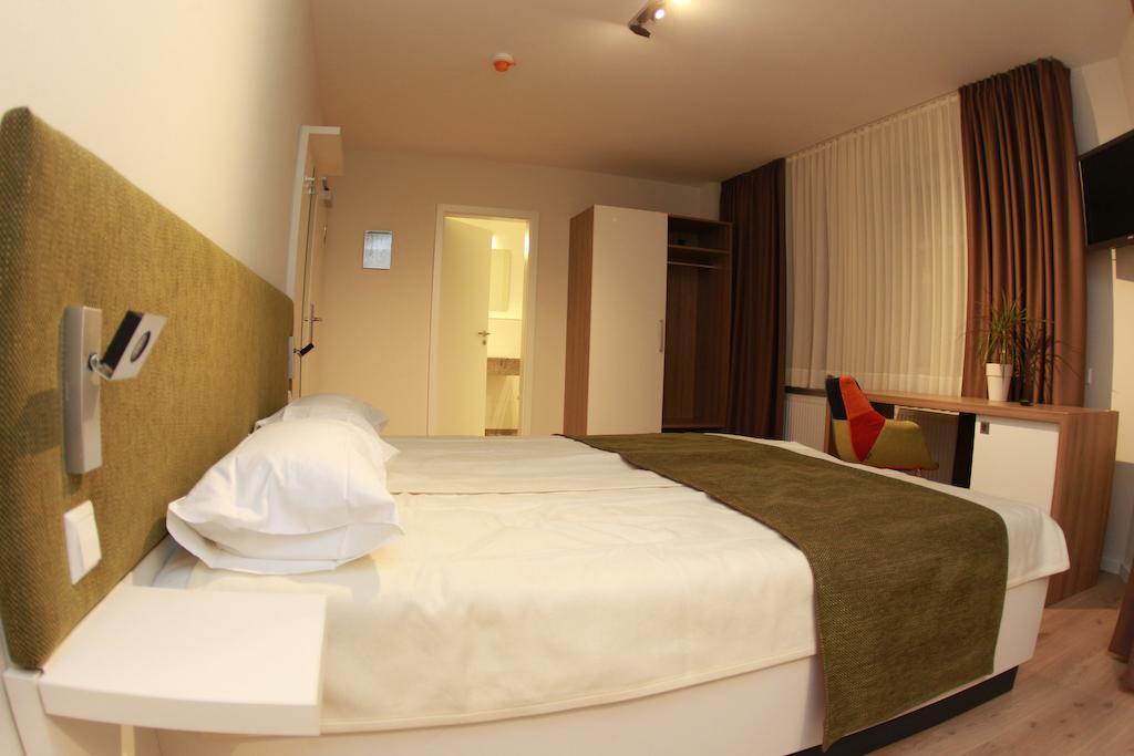 Hotel-Restaurant Entrada Bielefeld Buitenkant foto