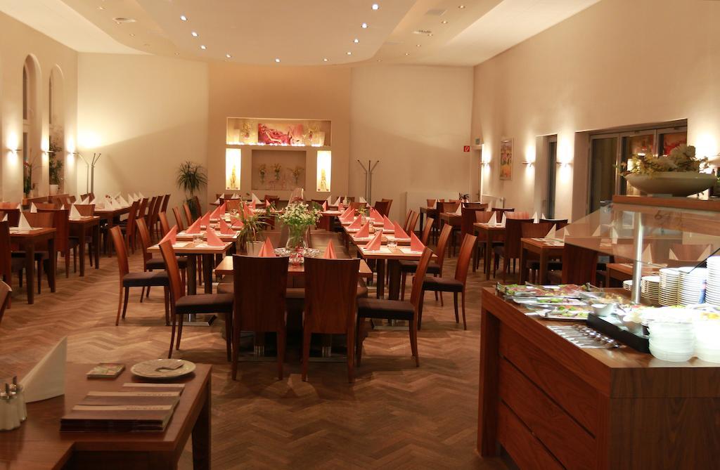 Hotel-Restaurant Entrada Bielefeld Buitenkant foto