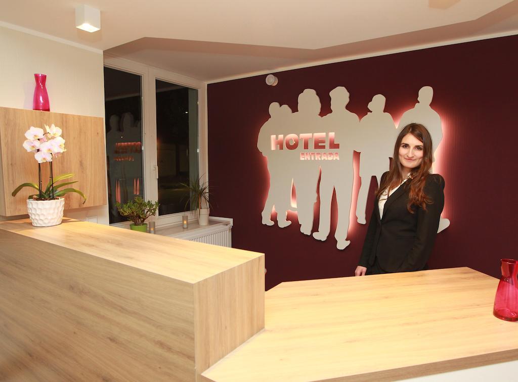 Hotel-Restaurant Entrada Bielefeld Buitenkant foto