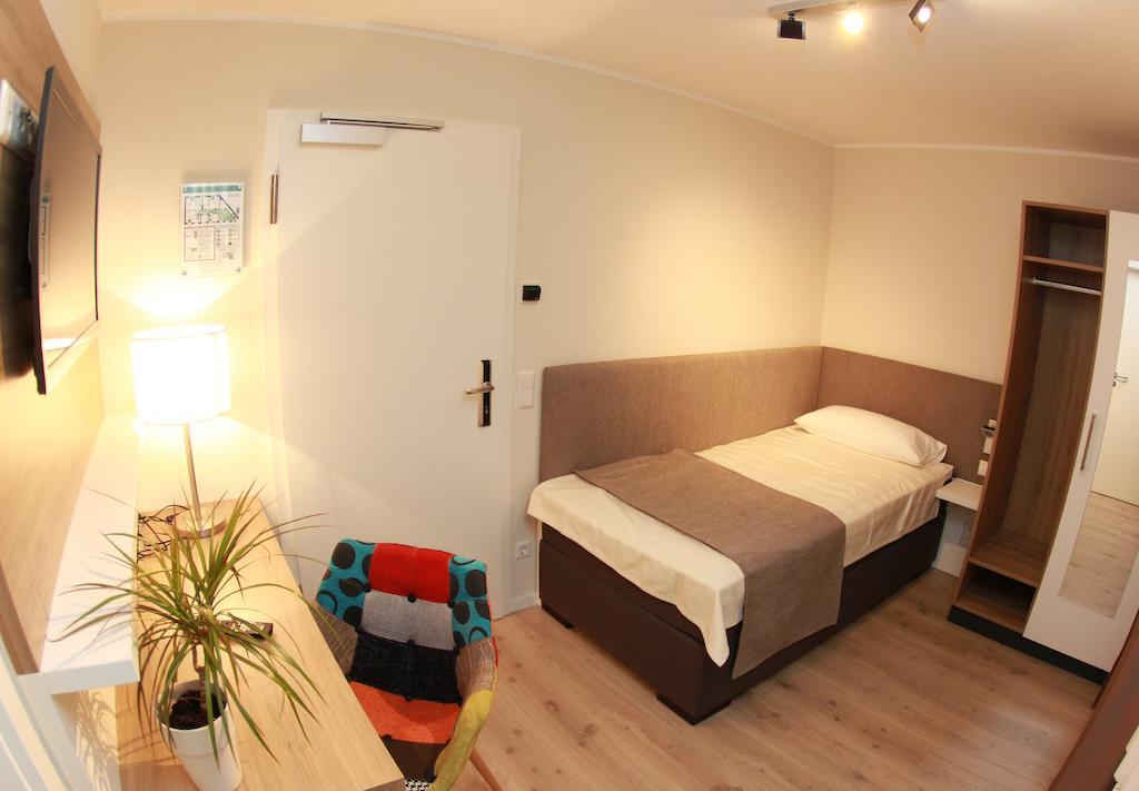 Hotel-Restaurant Entrada Bielefeld Kamer foto
